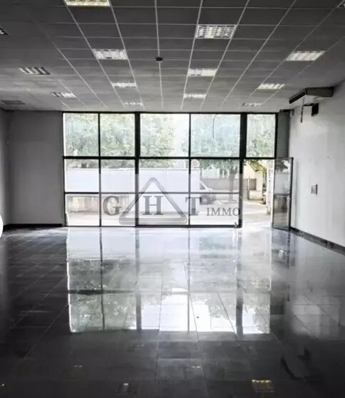 Industrial in Maisons-Alfort to rent - Interior Photo - Image 3 of 3