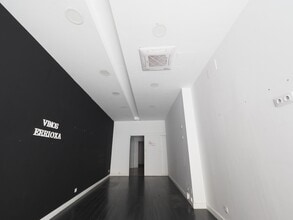 Retail in Figueres, Gerona to rent Interior Photo- Image 2 of 19