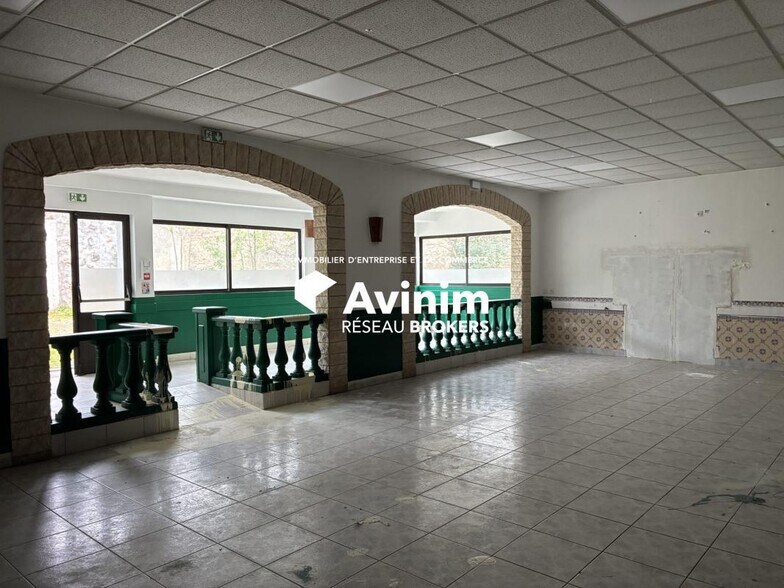 Retail in Brétigny-sur-Orge to rent - Interior Photo - Image 3 of 5