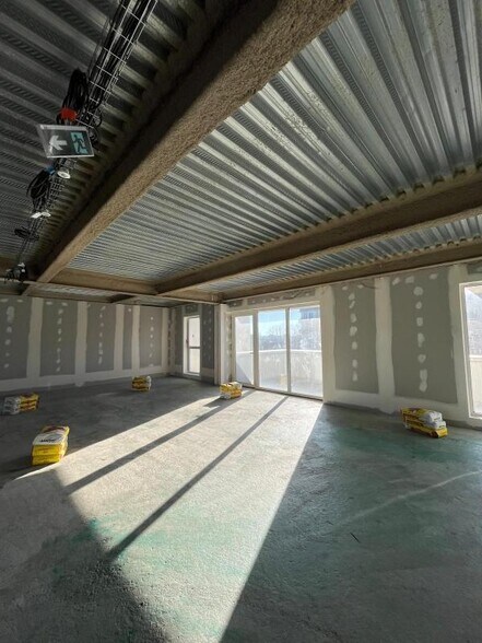 19-25 Rue De La Gare, Cachan to rent - Interior Photo - Image 3 of 21
