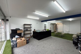 72-74 Waterloo Rd, Blyth to rent Interior Photo- Image 2 of 5