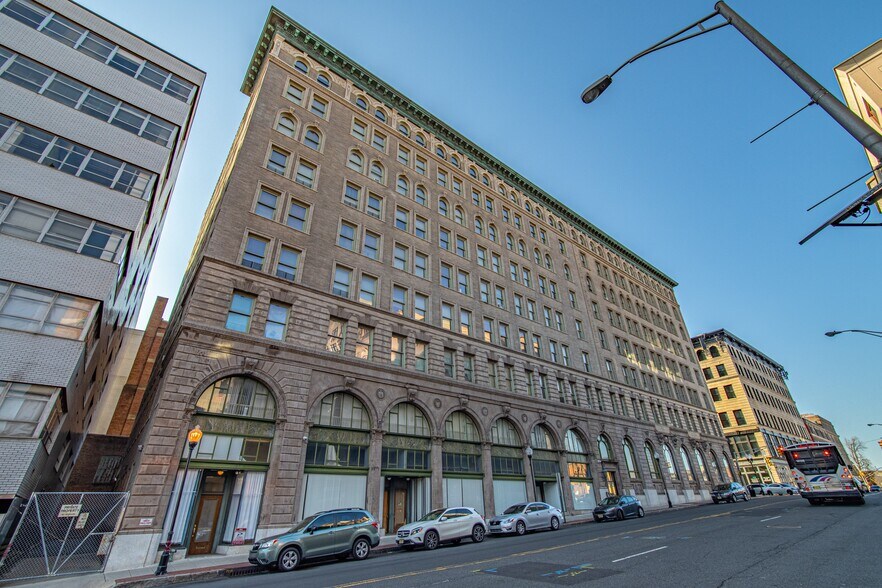 143 E State St, Trenton, NJ to rent - Building Photo - Image 2 of 4