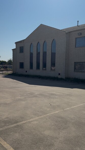 2700 South Fwy, Fort Worth, TX for rent - Building Photo - Image 1 of 8