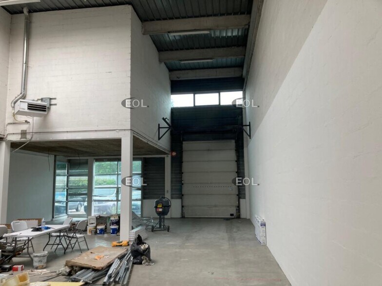 Industrial in Valenton to rent - Interior Photo - Image 1 of 6