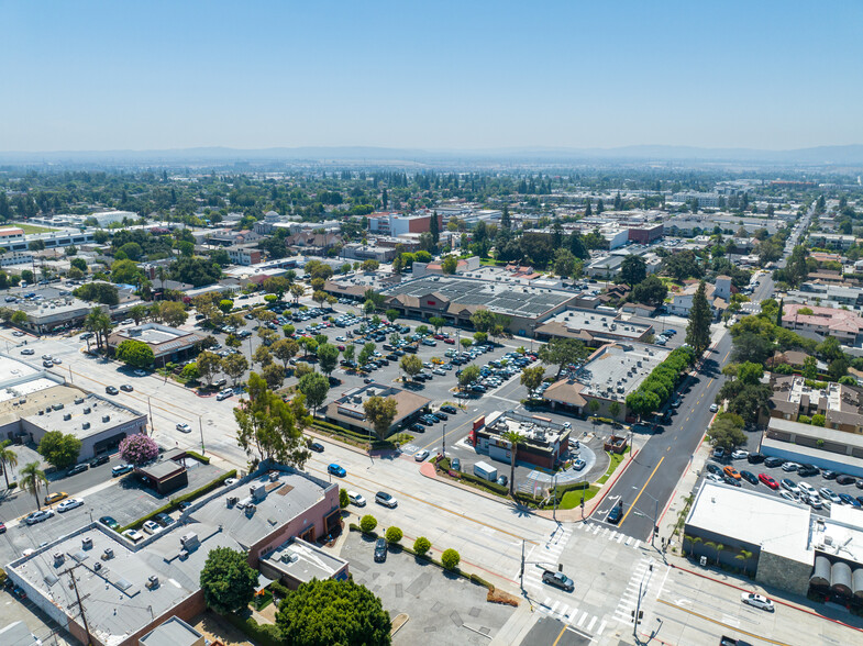 150-166 W Foothill Blvd, Monrovia, CA for sale - Building Photo - Image 2 of 23