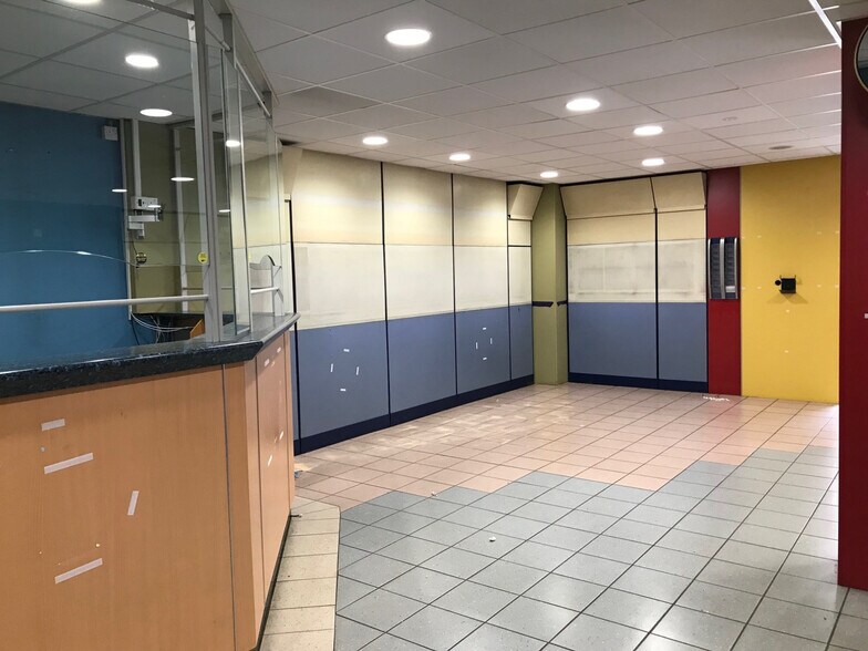 12-14 Titchfield St, Kilmarnock to rent - Interior Photo - Image 3 of 4