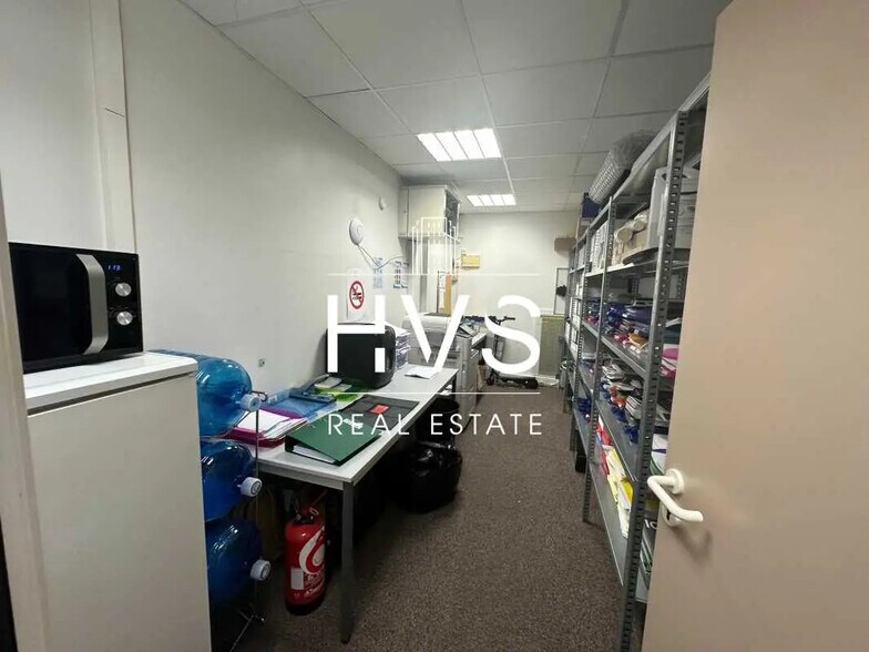 Office in Aix-en-Provence to rent - Interior Photo - Image 2 of 6