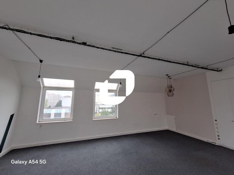 Office in Boulogne-Billancourt to rent - Interior Photo - Image 2 of 6