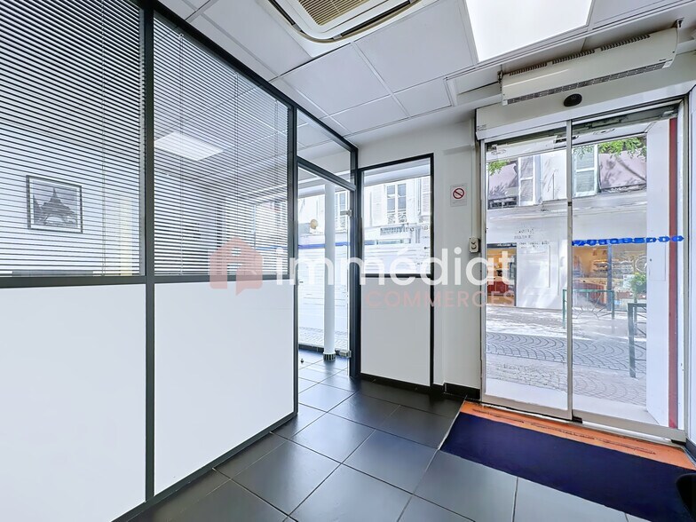 Rue Du Château, Rueil-Malmaison to rent - Building Photo - Image 2 of 10