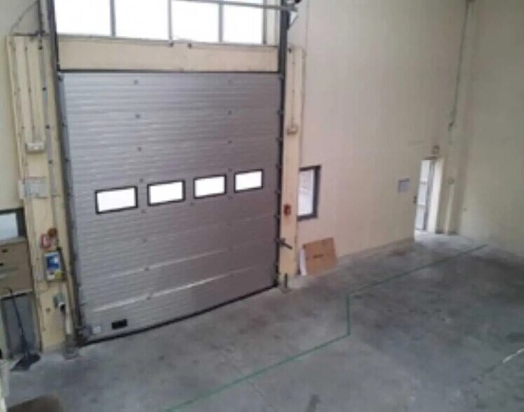 Office in Ivry-sur-Seine to rent - Interior Photo - Image 3 of 9