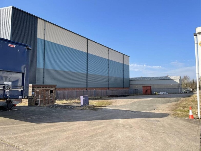 Plantation Rd, Stoke On Trent to rent - Building Photo - Image 3 of 8