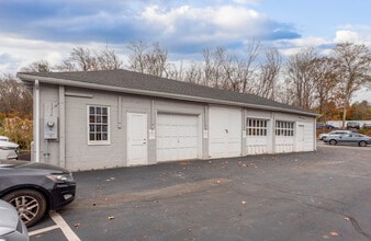 450-456 Boston Post Rd, Weston, MA for rent Building Photo- Image 2 of 11