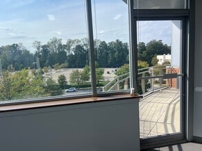 4201 Mitchellville Rd, Bowie, MD to rent Interior Photo- Image 2 of 8