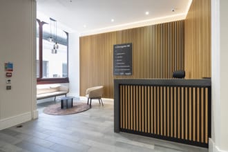 6 Dowgate Hl, London to rent Interior Photo- Image 1 of 5