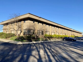 More details for 913 W Holmes Rd, Lansing, MI - Office for Rent