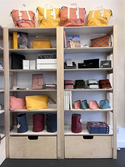 127 Stoke Newington High St, London to rent - Interior Photo - Image 3 of 7