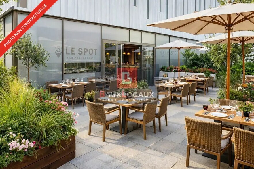 Retail in La Ciotat for sale - Building Photo - Image 1 of 6