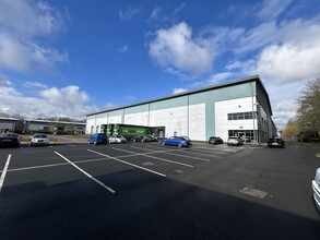 Barton Dock Rd, Manchester for rent Building Photo- Image 1 of 8