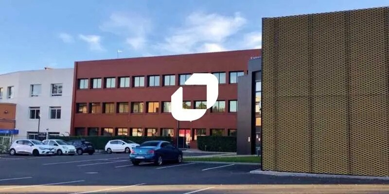 Office in Villefranche-sur-Saône to rent - Building Photo - Image 2 of 3