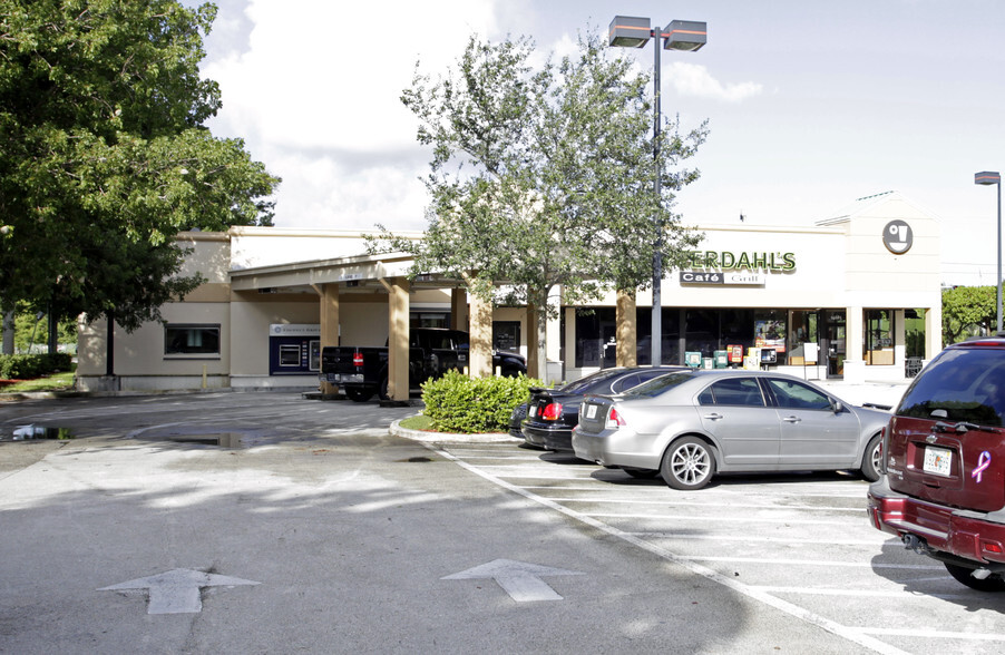 14685-14689 S Dixie Hwy, Miami, FL for sale - Primary Photo - Image 1 of 1