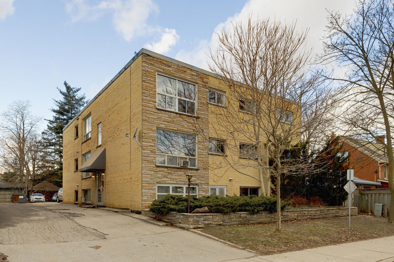 69 Cartwright St, London N6B 2W6 UK