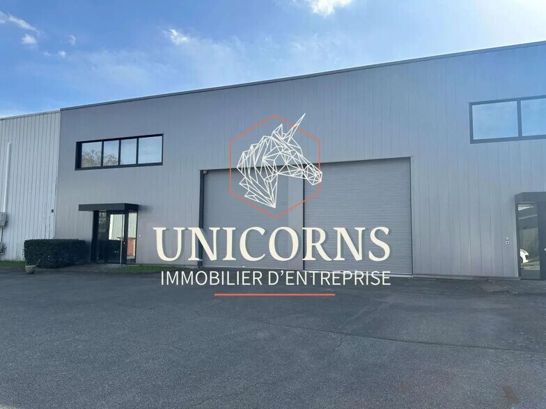 Industrial in Toulouse to rent - Building Photo - Image 1 of 4