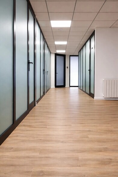 161 Avenue De Verdun, Ivry-sur-Seine to rent - Interior Photo - Image 2 of 6