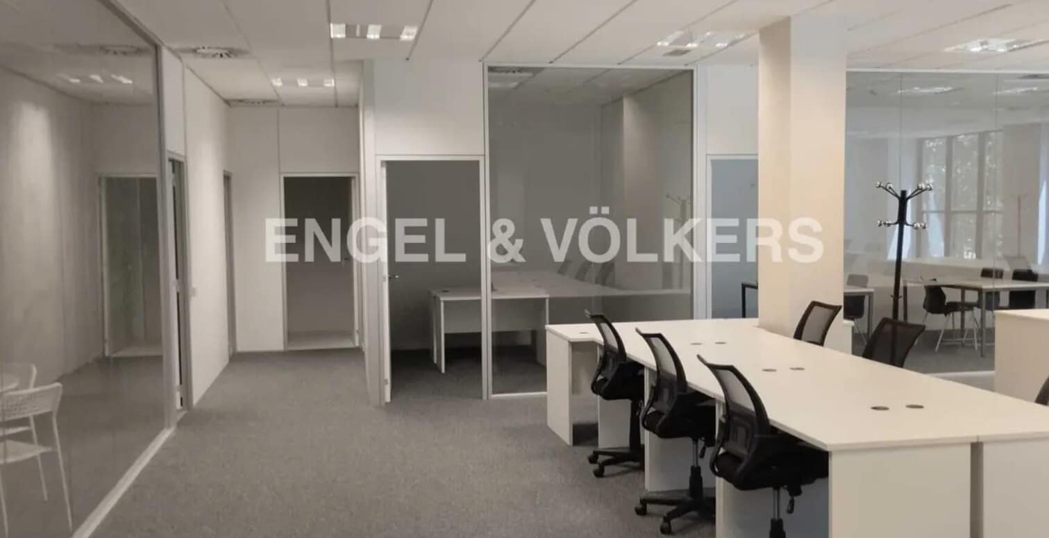 Office in L'Hospitalet de Llobregat, Barcelona to rent Interior Photo- Image 1 of 4