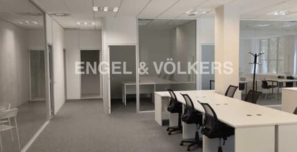 Office in L'Hospitalet de Llobregat, Barcelona to rent Interior Photo- Image 1 of 4