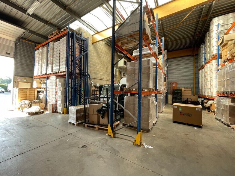 Light Industrial in Bezons to rent - Interior Photo - Image 2 of 5