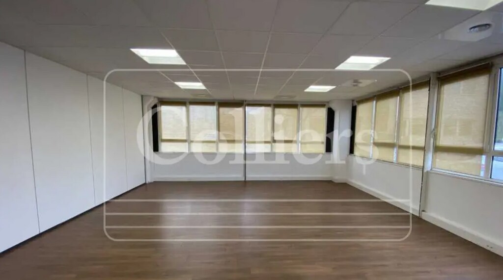 Location Bureaux 61 m² à 1 050 m² - Photo 1