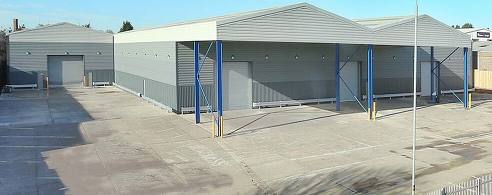 13 Chartwell Dr, Wigston for sale - Primary Photo - Image 1 of 1