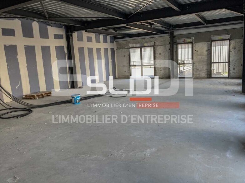 3 Avenue Edouard Herriot, Limas for sale - Interior Photo - Image 2 of 9