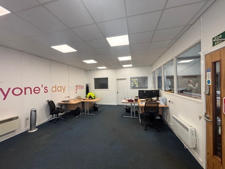 Woodville St, Glasgow to rent - Building Photo - Image 3 of 8