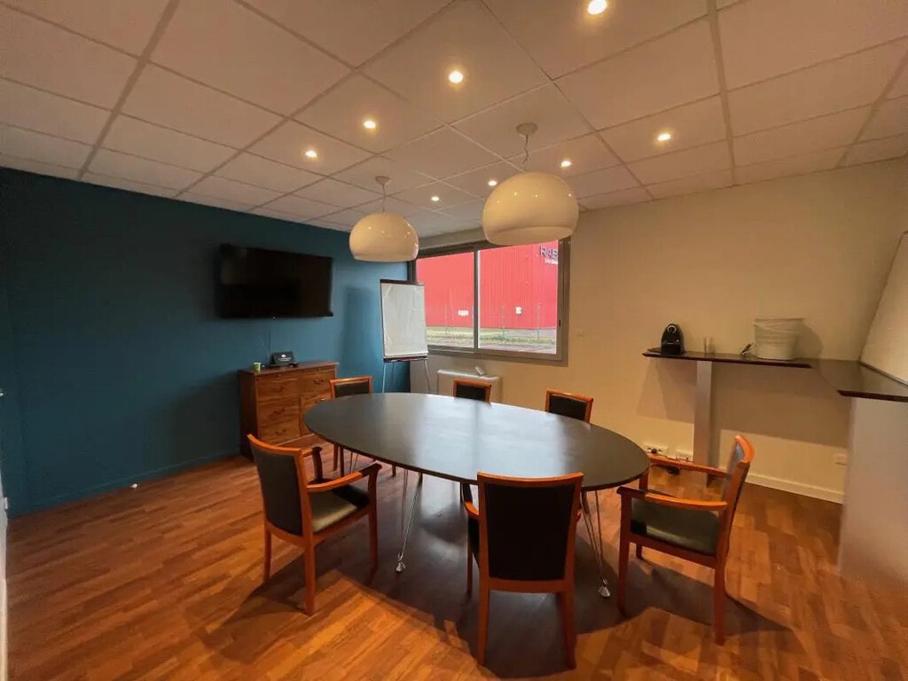 Location Bureaux 200 m² - Photo 1