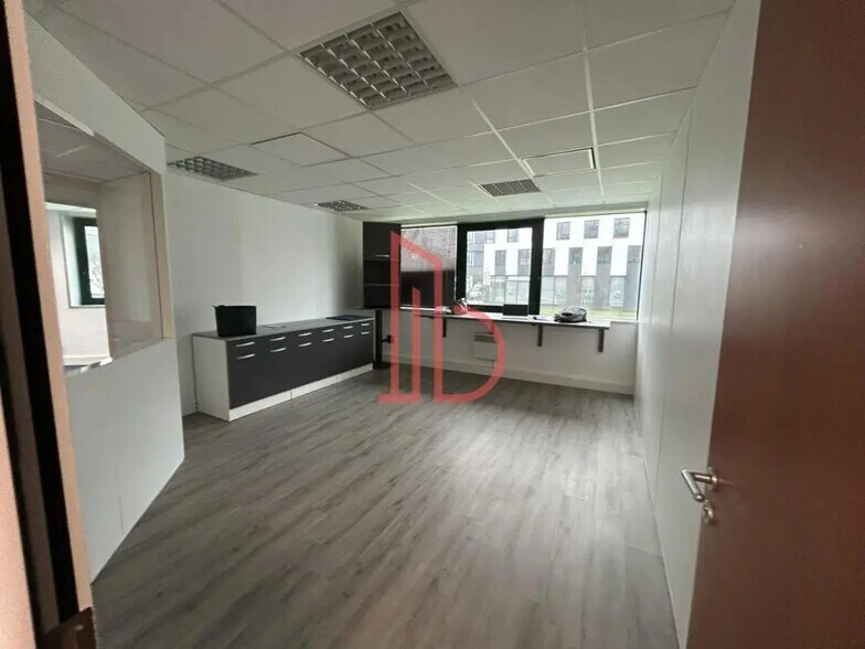 Office in Bruges to rent - Interior Photo - Image 2 of 7