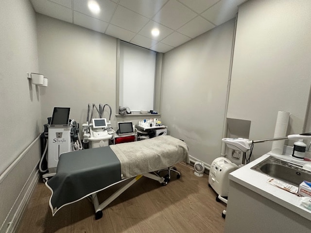 171-171A Finchley Rd, London to rent - Interior Photo - Image 2 of 8