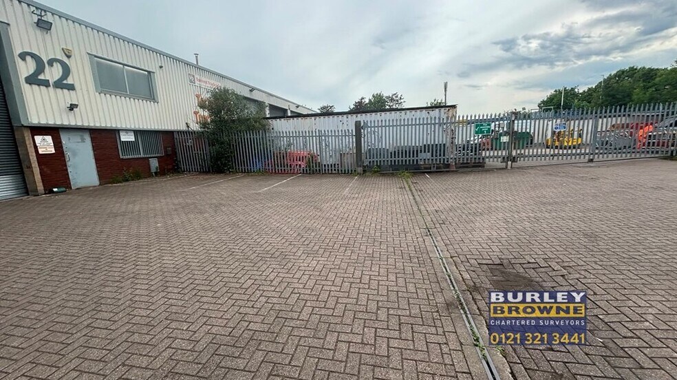 Europa Way, Lichfield to rent - Building Photo - Image 3 of 17