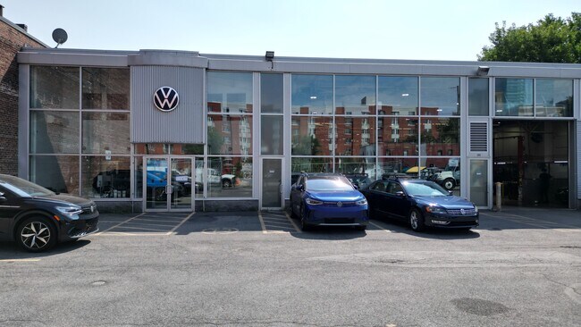 More details for 280 Rue Young, Montréal, QC - Retail to Rent