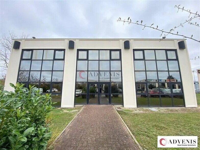 Office in Mérignac to rent - Building Photo - Image 2 of 8