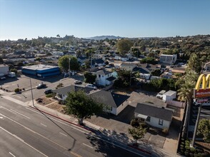 414,418,422 & 422 1/2 E Grand Ave portfolio of 3 properties for sale on LoopNet.co.uk Building Photo- Image 1 of 20