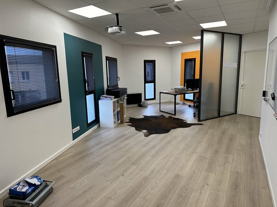 Office in Champigny-sur-Marne to rent Interior Photo- Image 1 of 5