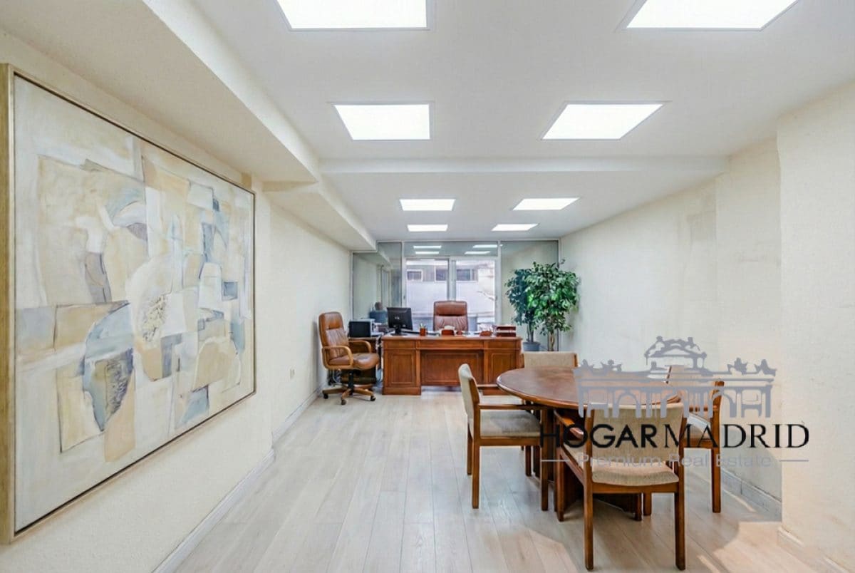 Madrid, MAD 28003 - Unit Puerta A -  - Interior Photo - Image 1 of 12