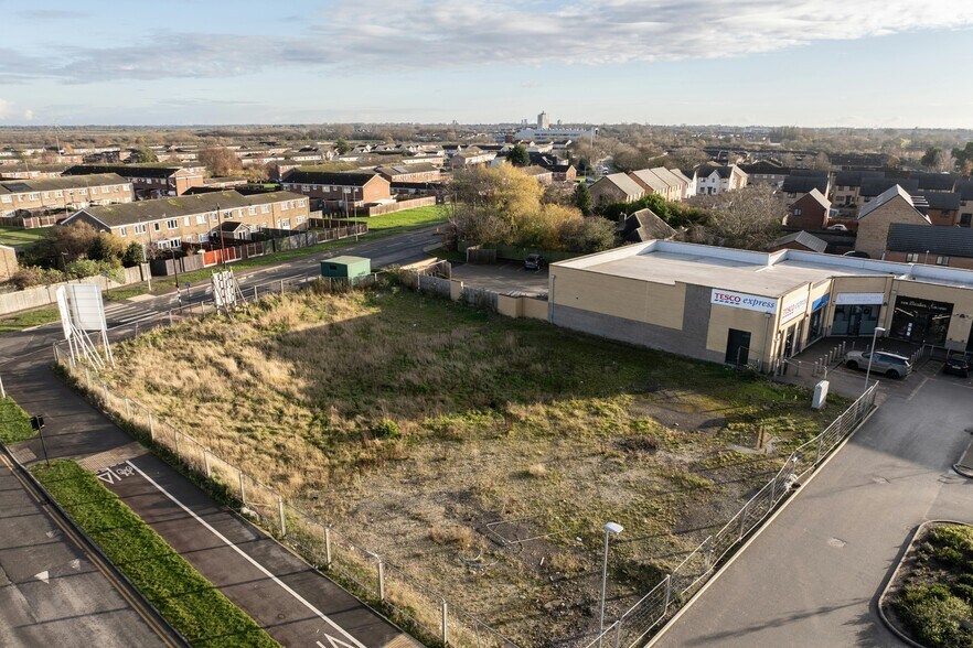 Monks Way Retail Park, Hull to rent - Aerial - Image 2 of 4