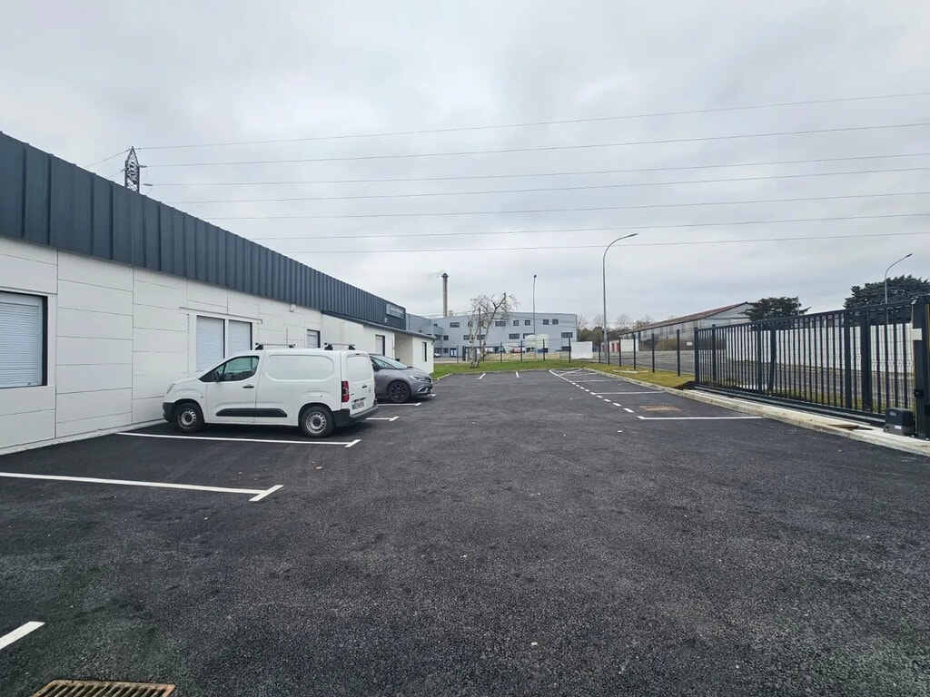 Location Bureaux 350 m² - Photo 1