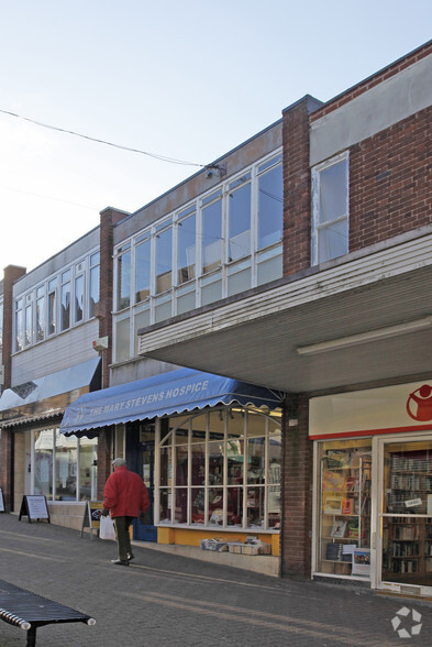 18 Peckingham St, Halesowen for rent - Building Photo - Image 2 of 2