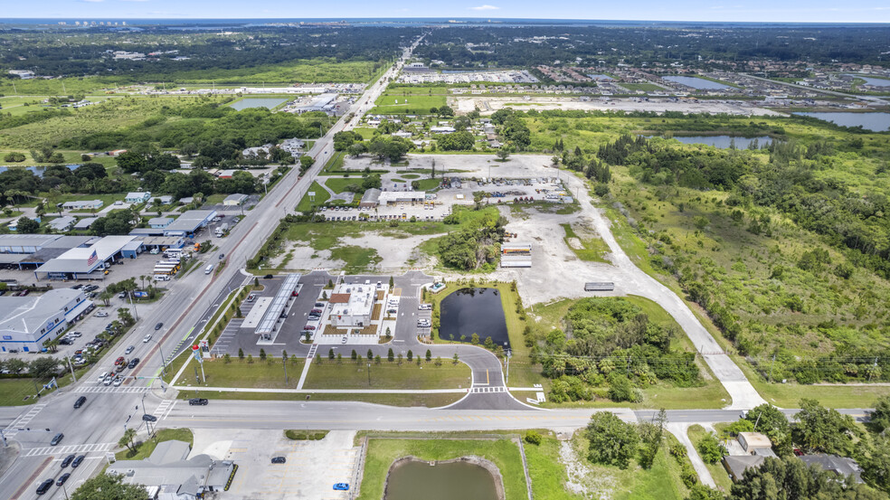 5501 Orange Ave, Fort Pierce, FL for rent - Building Photo - Image 3 of 7