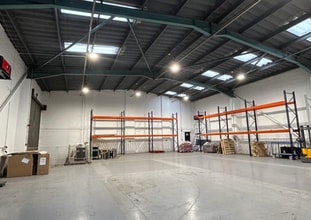 80 Commercial Sq, Leicester to rent Interior Photo- Image 1 of 4