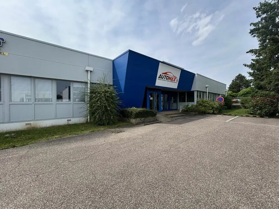 Vente Local d'activités 2 374 m² - Photo 1
