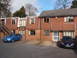 London Rd, Horsham for sale Primary Photo- Image 1 of 1